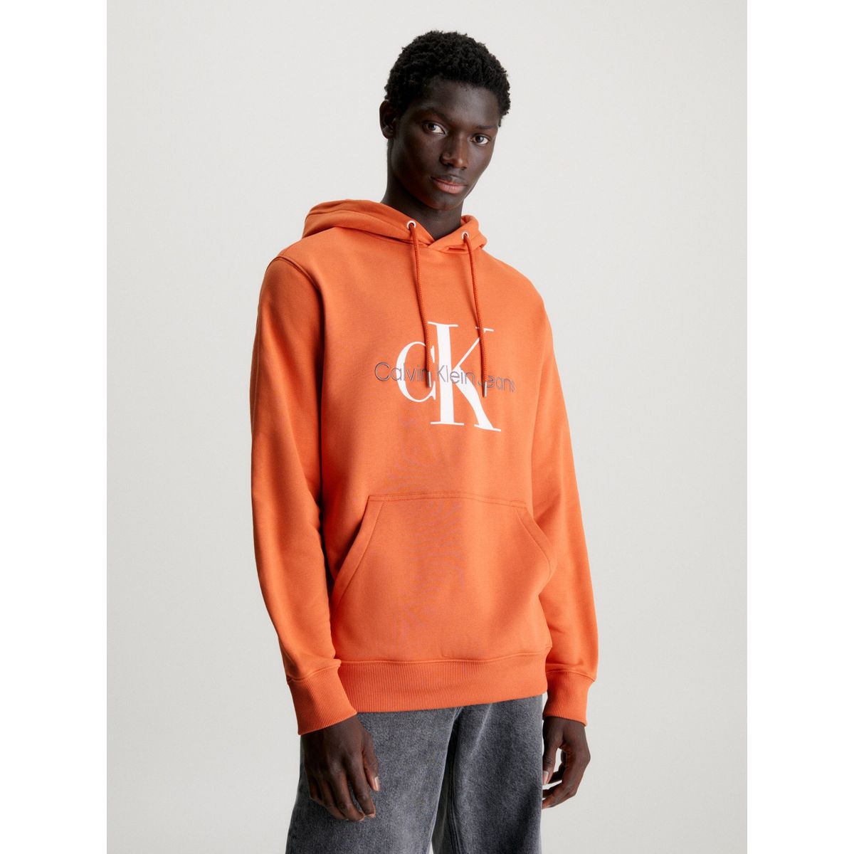 CALVIN KLEIN - Polerón con Gorro Seasonal Monologo Naranja Calvin Klein