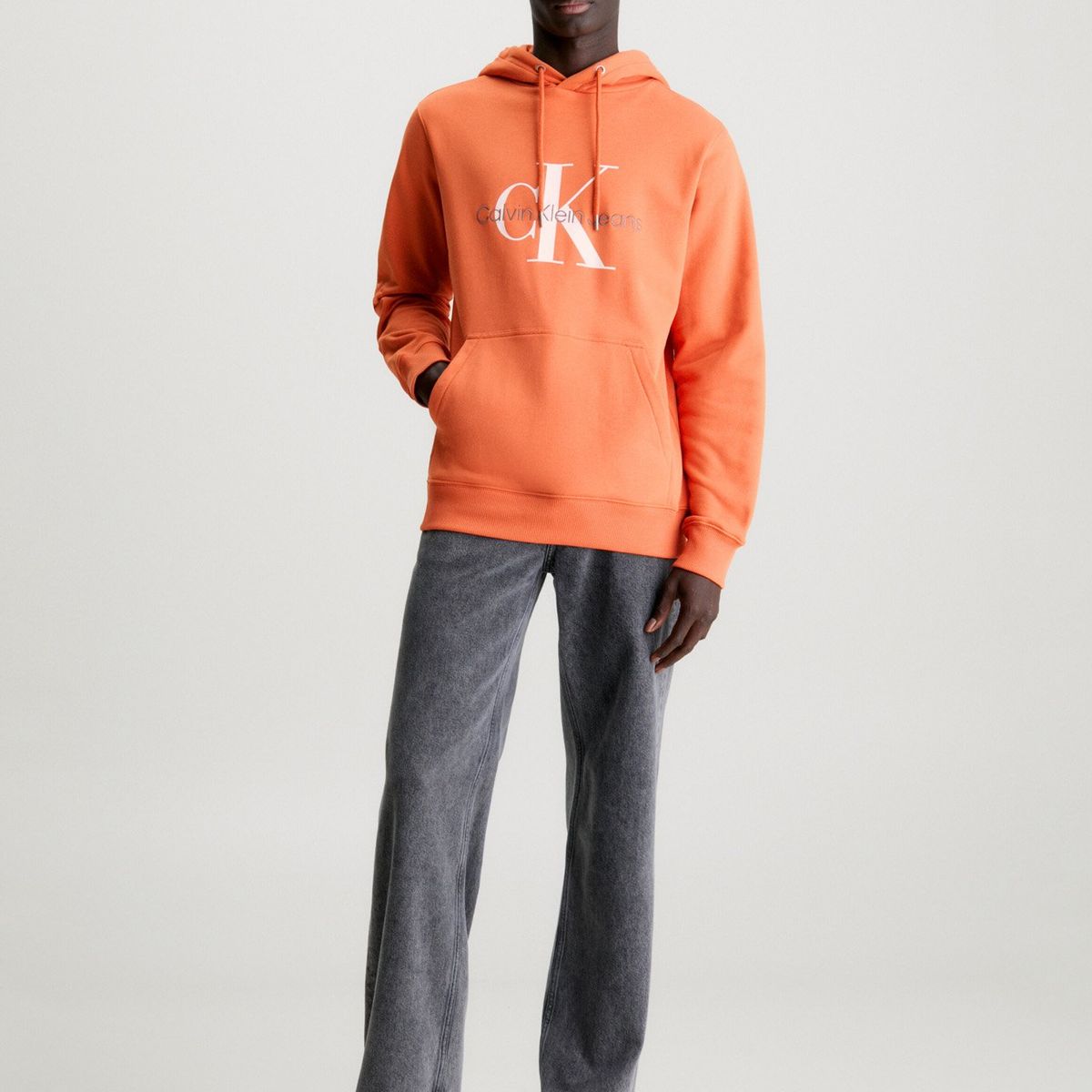 CALVIN KLEIN - Polerón con Gorro Seasonal Monologo Naranja Calvin Klein