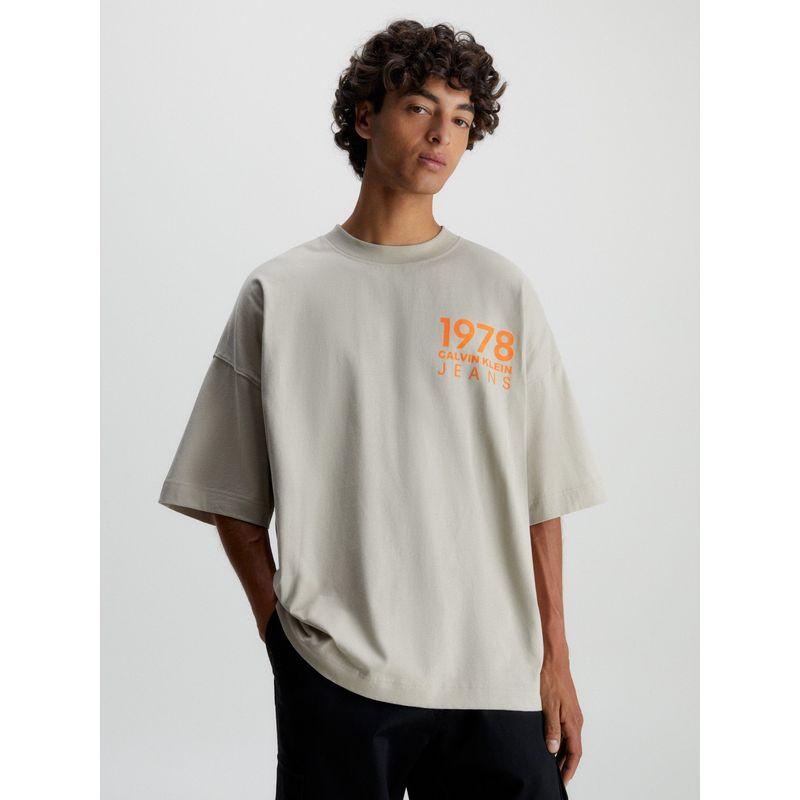 CALVIN KLEIN - Polera Bold Logo Varsity Beige Calvin Klein