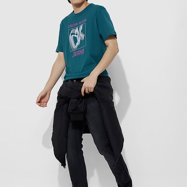 CALVIN KLEIN - Polera 3D Ck Future Fade Verde Calvin Klein