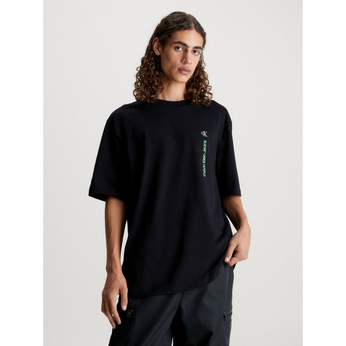 CALVIN KLEIN - Polera Vertical Institutional Negro Calvin Klein