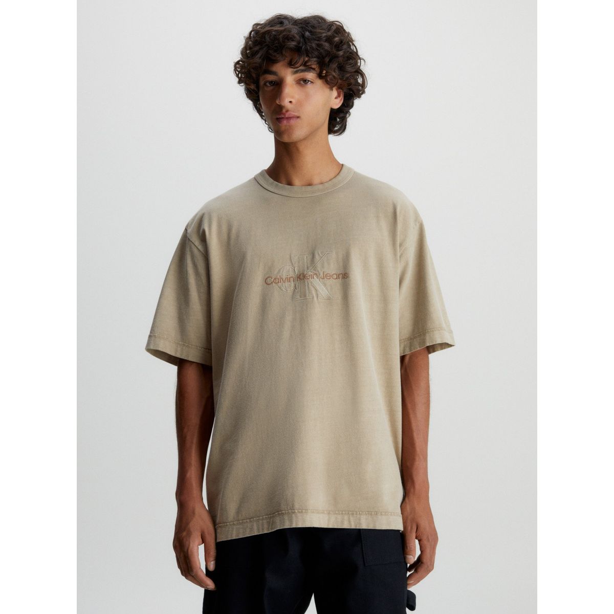 CALVIN KLEIN - Polera Mineral Dye Beige Calvin Klein