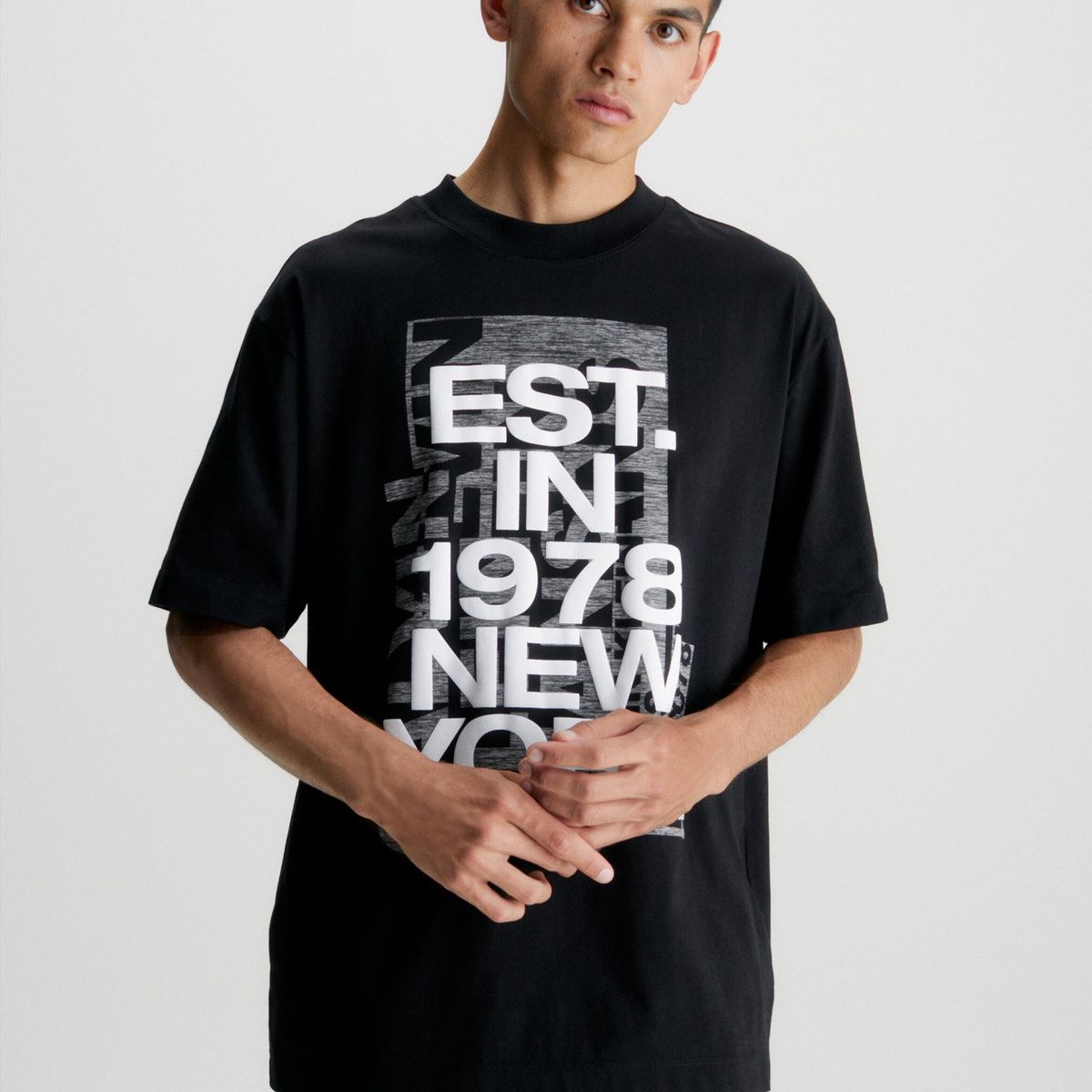 CALVIN KLEIN - Polera Multi Connected Negro Calvin Klein