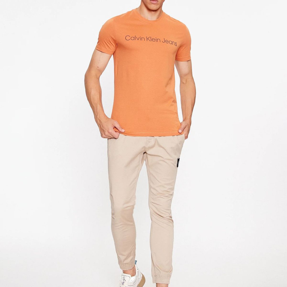 CALVIN KLEIN - Polera Institutional Logo Slim Naranja Calvin Klein