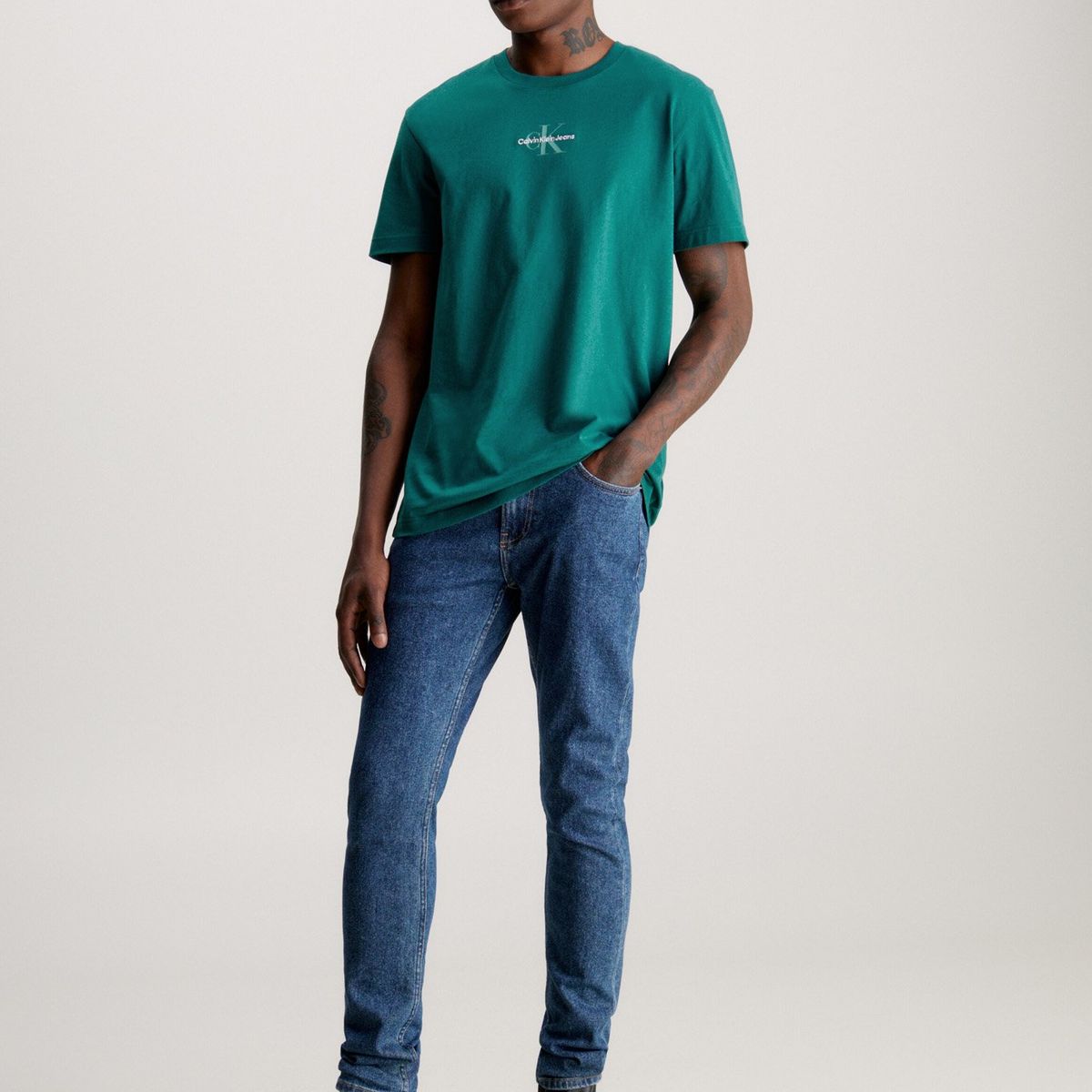 CALVIN KLEIN - Polera Monologo Regular Verde Calvin Klein