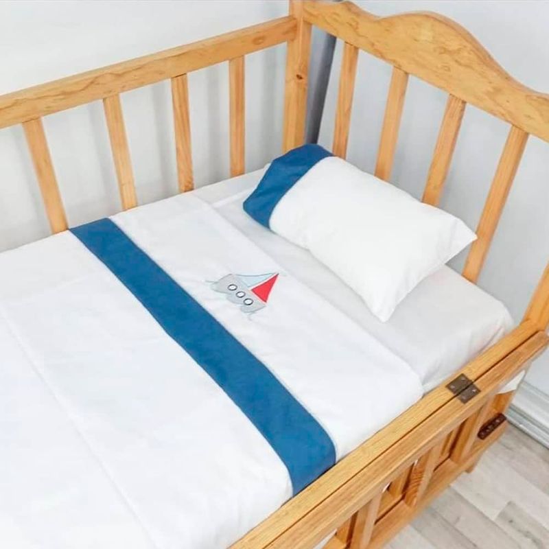 ENCANTO - Sábanas de Cuna con funda Bordado Marinero PRODUCTO NACIONAL