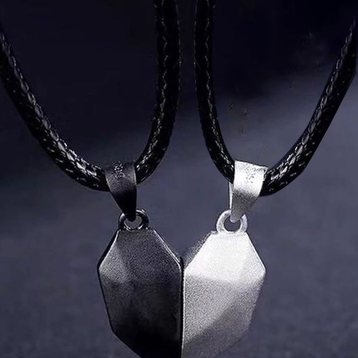 VATYERTY - 2 piezas Collar pareja con accesorio de corazón Blanco y Negro