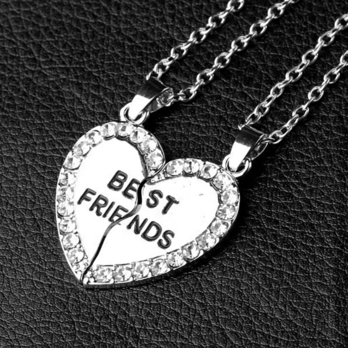 VATYERTY - 2 piezasset collar de serie en forma de corazón adorno Blanco y Negro