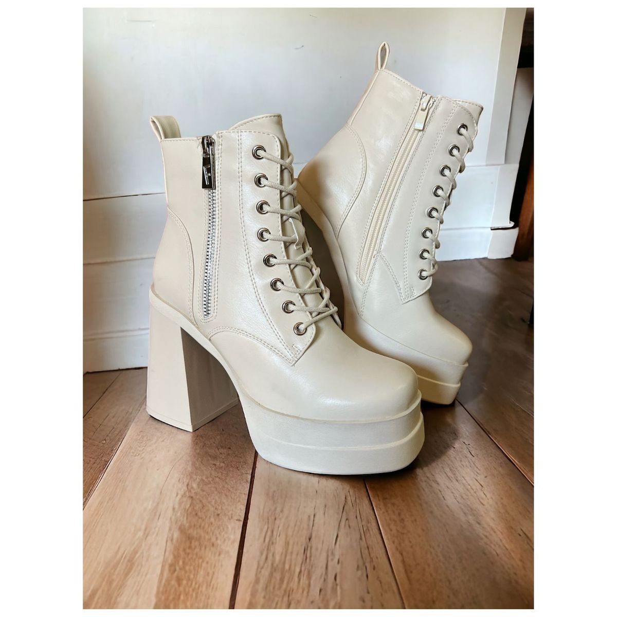 GENERICO - Botin Beige con Tacón
