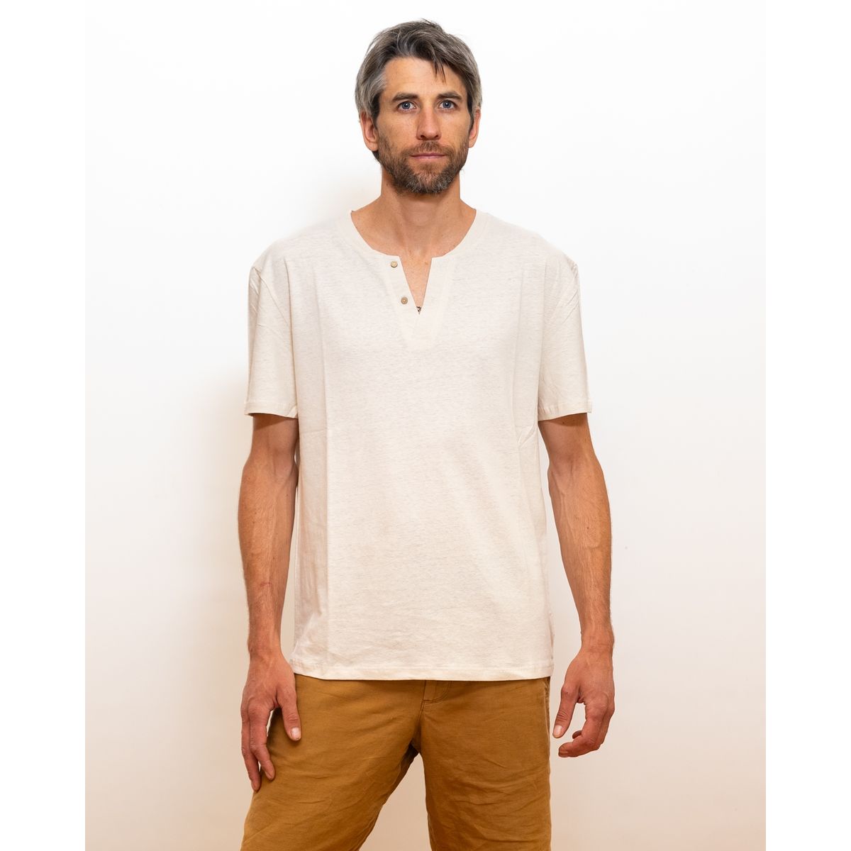 GENERICO - Polera cañamo y algodón orgánico  manga corta cuello V boton