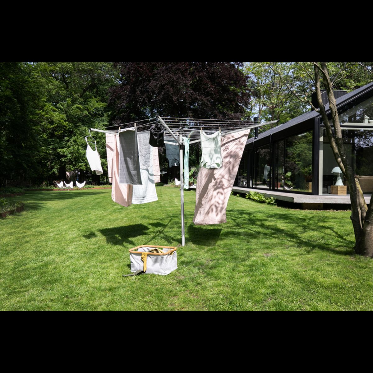 BRABANTIA - Tendedero paraguas rotatorio Lift-O-Matic 50 Mt + soporte jardín + Acc. Gris BRABANTIA