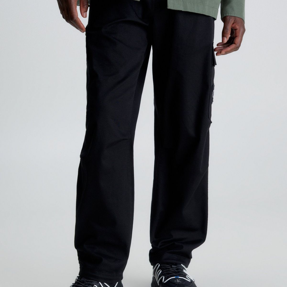 CALVIN KLEIN - Pantalón Cargo Essential Regular Negro Calvin Klein