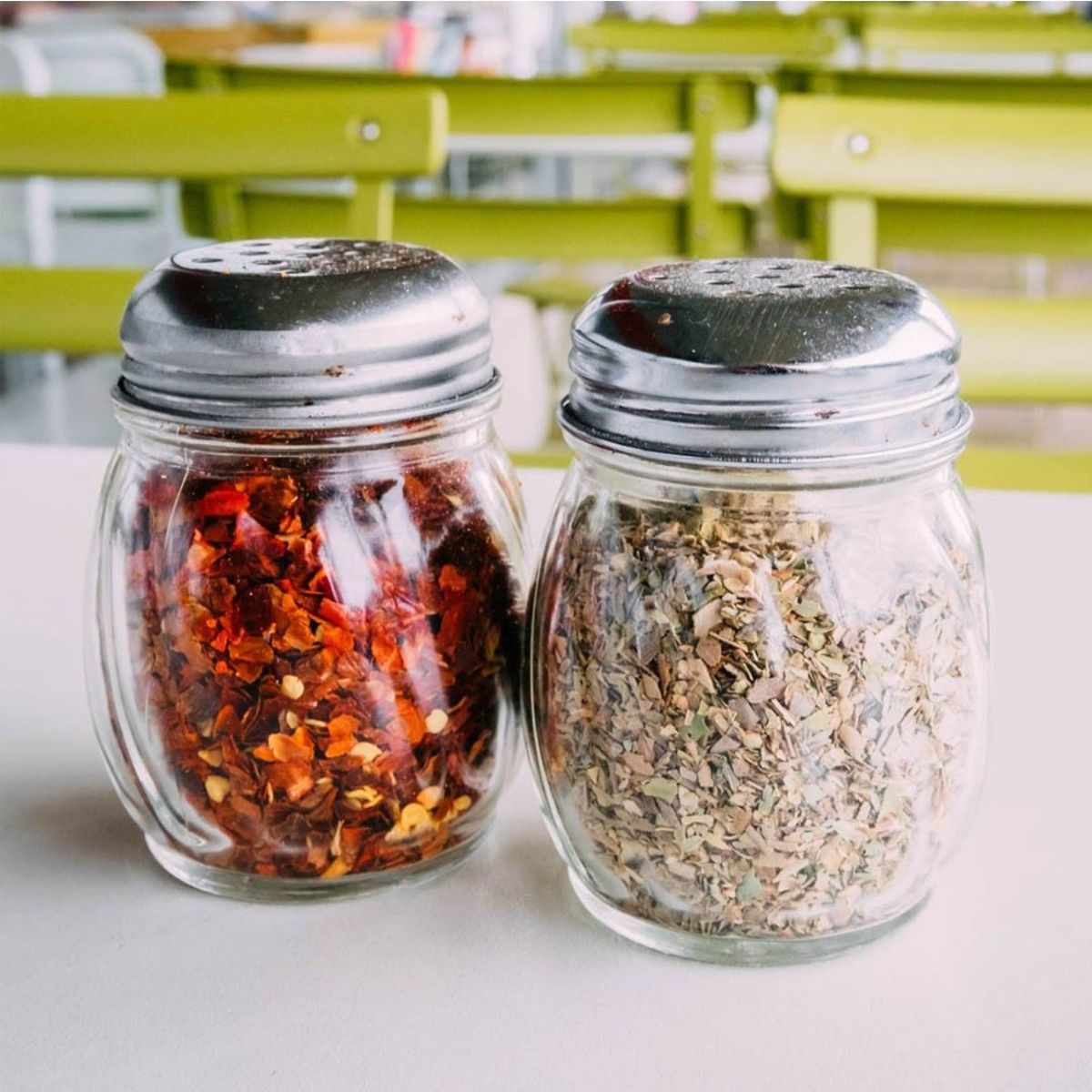 IMAHE - FRASCO ESPECIERO DE 170G DE VIDRIO CON TAPA PERFORADA IMAHE