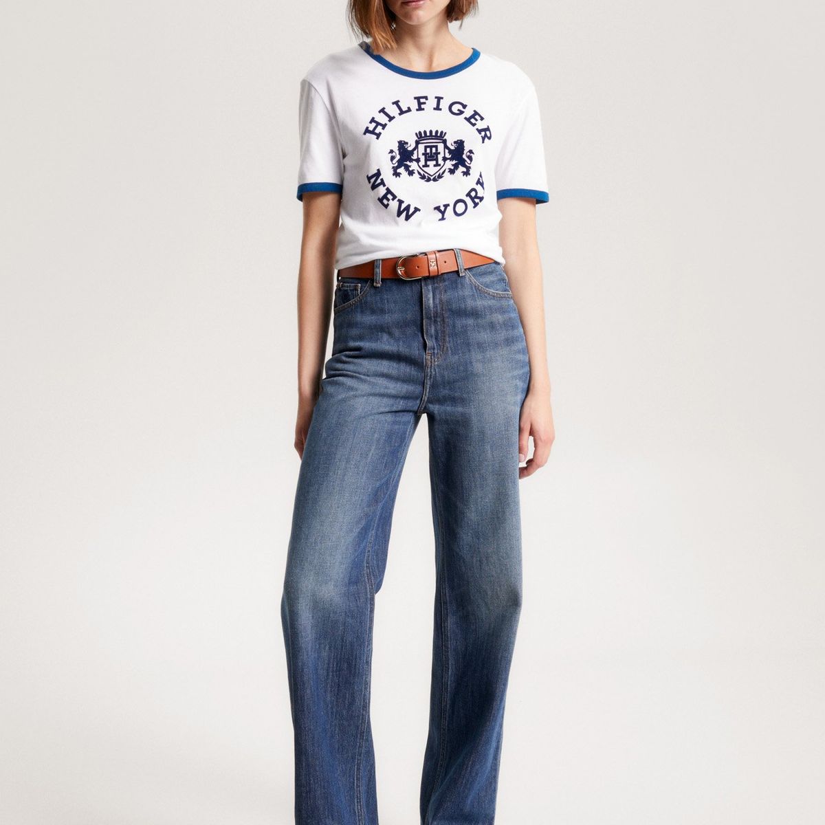 TOMMY HILFIGER - Polera Varsity Con Logo Aterciopelado Blanco Tommy Hilfiger