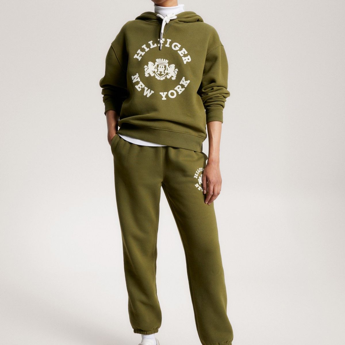 TOMMY HILFIGER - Polerón Hoodie Con Logo Varsity Verde Tommy Hilfiger