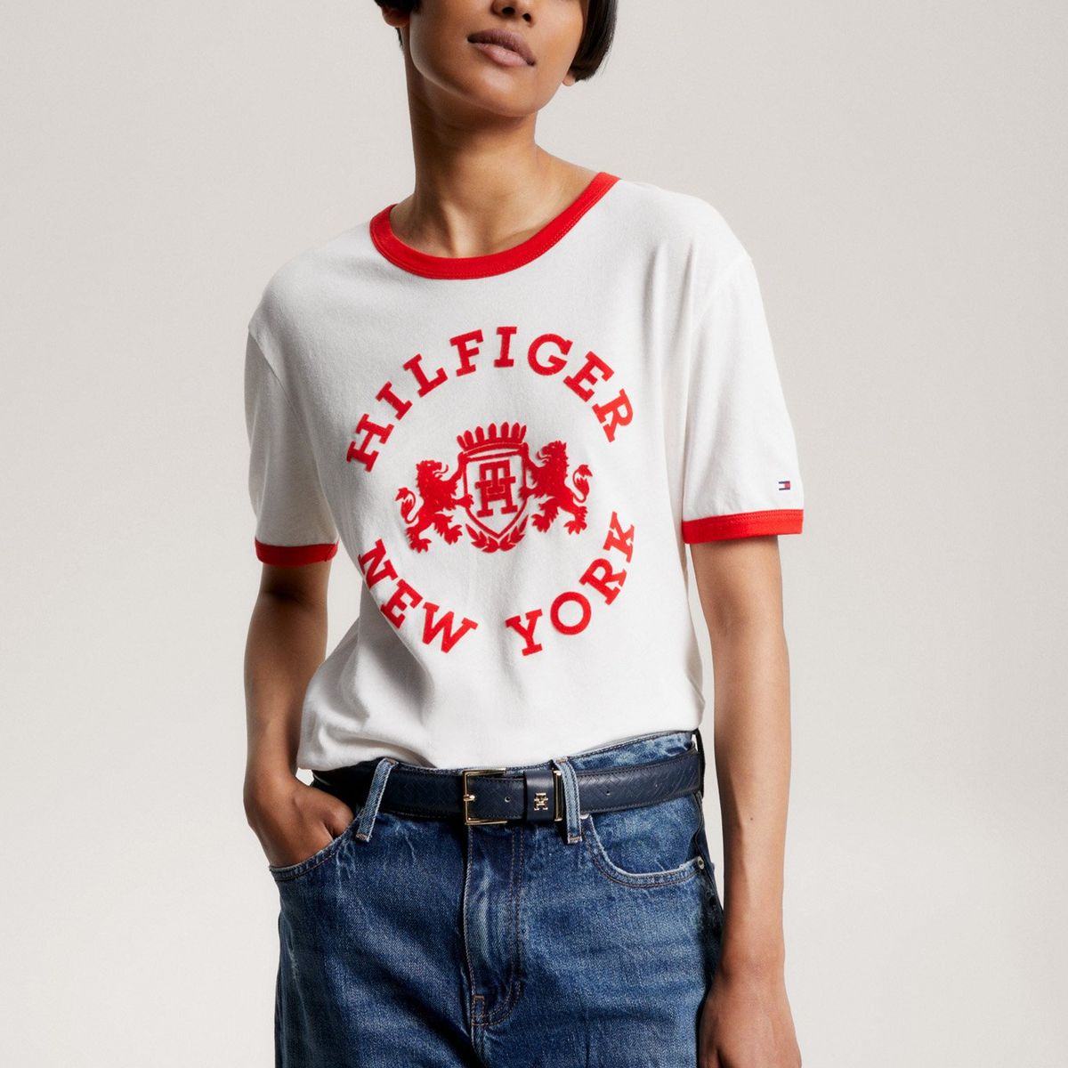 TOMMY HILFIGER - Polera Varsity Con Logo Aterciopelado Blanco Tommy Hilfiger