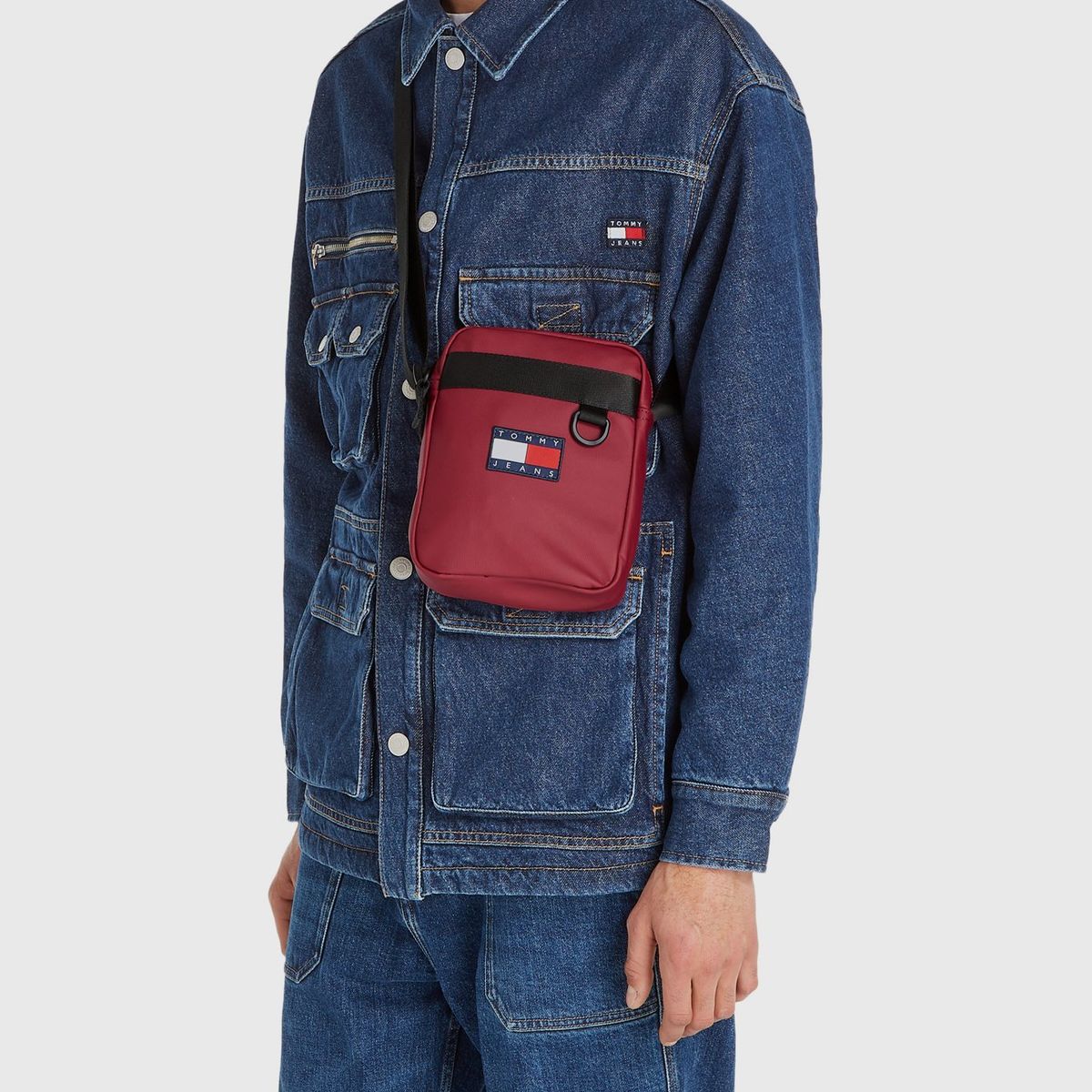 TOMMY HILFIGER - Bolso Reporter Elevated Con Parche Rojo Tommy Hilfiger