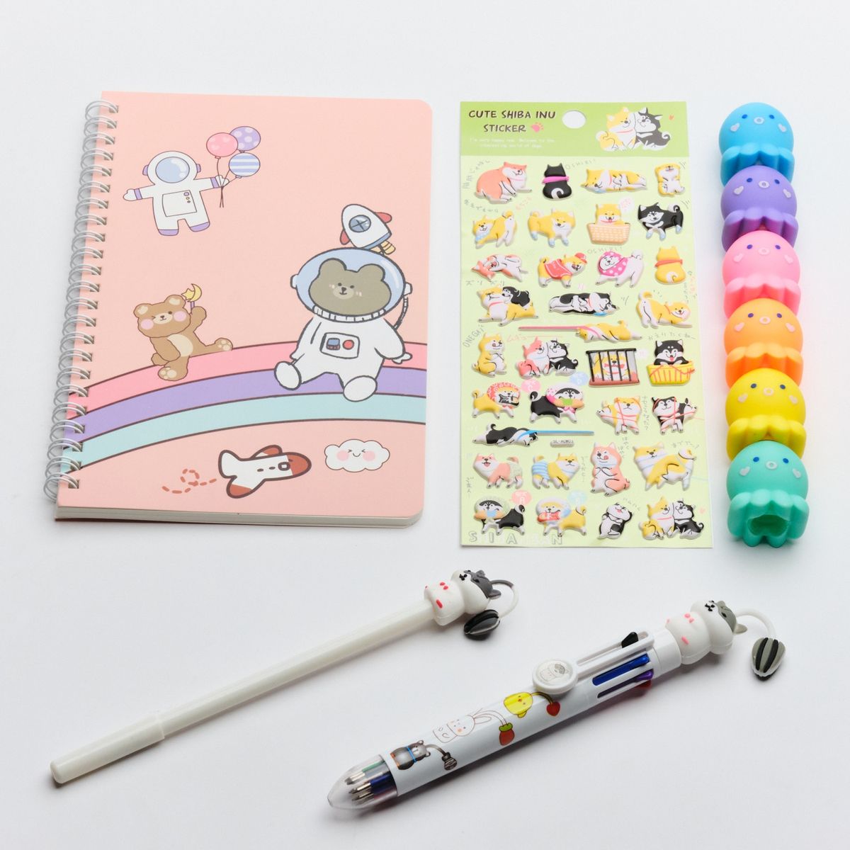GENERICO - Cuaderno Kute Kawaii con set de lápices y destacador