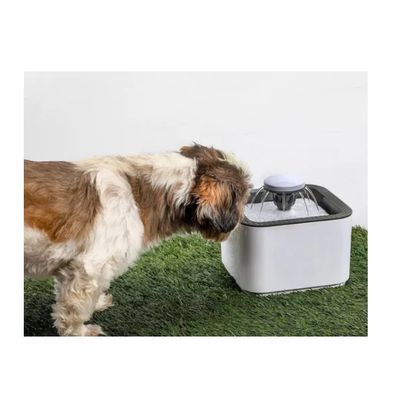 Imagen 2 del producto Bebedero Para Gatos Y Perros De 2.5 Litros