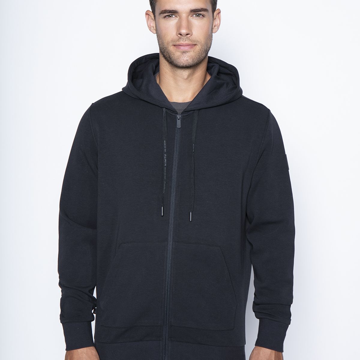 NIMTU - Hoodie Ñuble Scuba Negro Nimtu