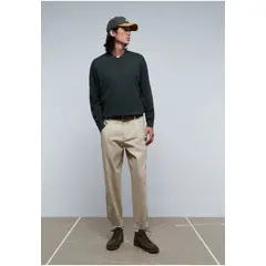 SCALPERS - Sweater Cuello Pico Calavera Dark Khaki