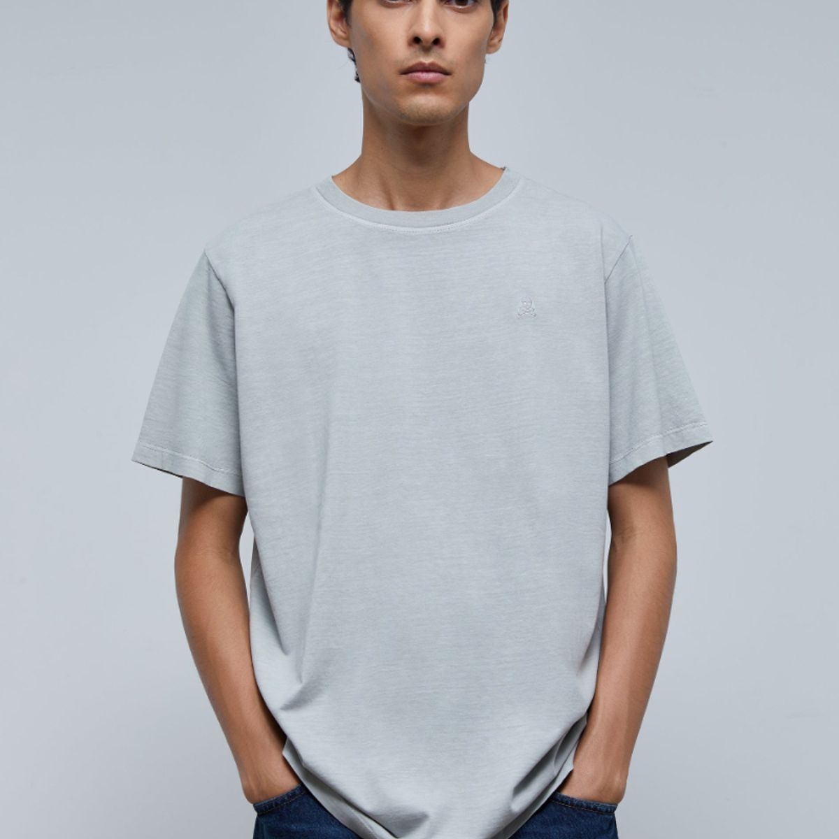 SCALPERS - Polera Básica Calavera Light Grey