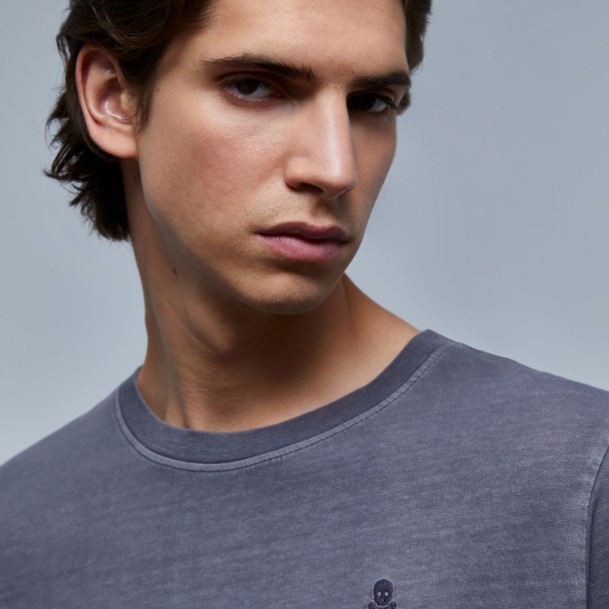 SCALPERS - Polera Básica Calavera Anthracite