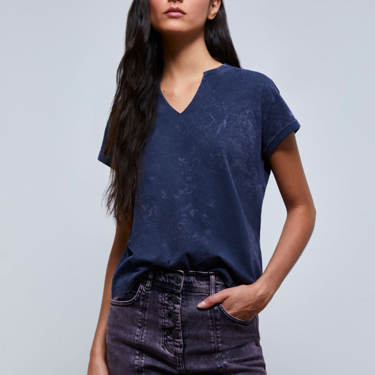 SCALPERS - Polera Lavada Calavera Tachuelas Navy Scalpers
