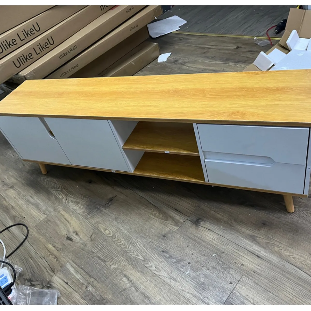 HOMER DESIGN - Rack Tv Moderno 140x30x44cm 2 Tiras 2 Puerta Vanguardia