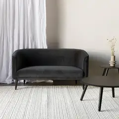 AMOBLE - Sofa Facundo Velvet Gris Amoblé.