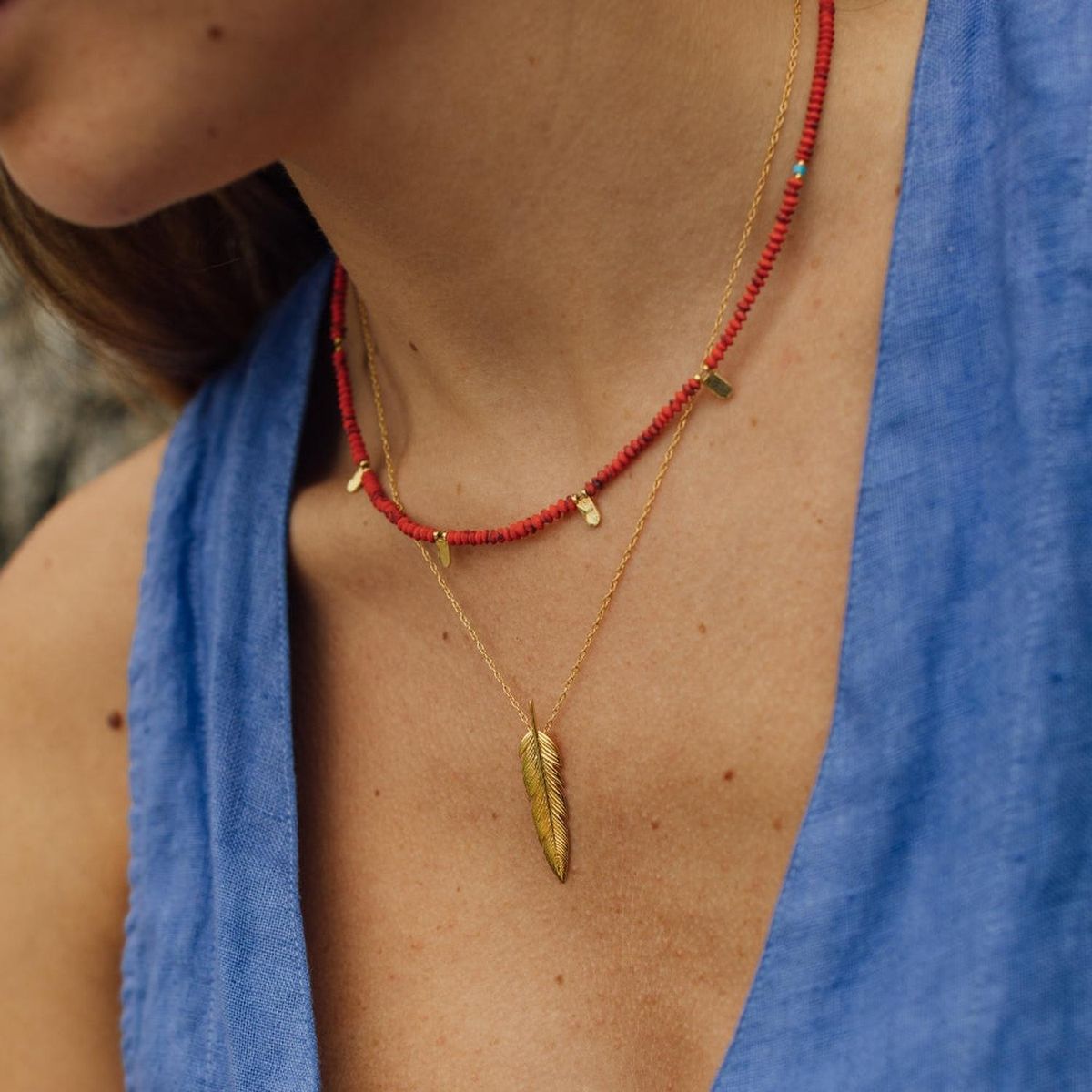 ZAZU - Collar Pluma Bañado en Oro