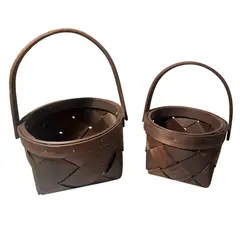 BRIC - Cestas con asa de mimbre.