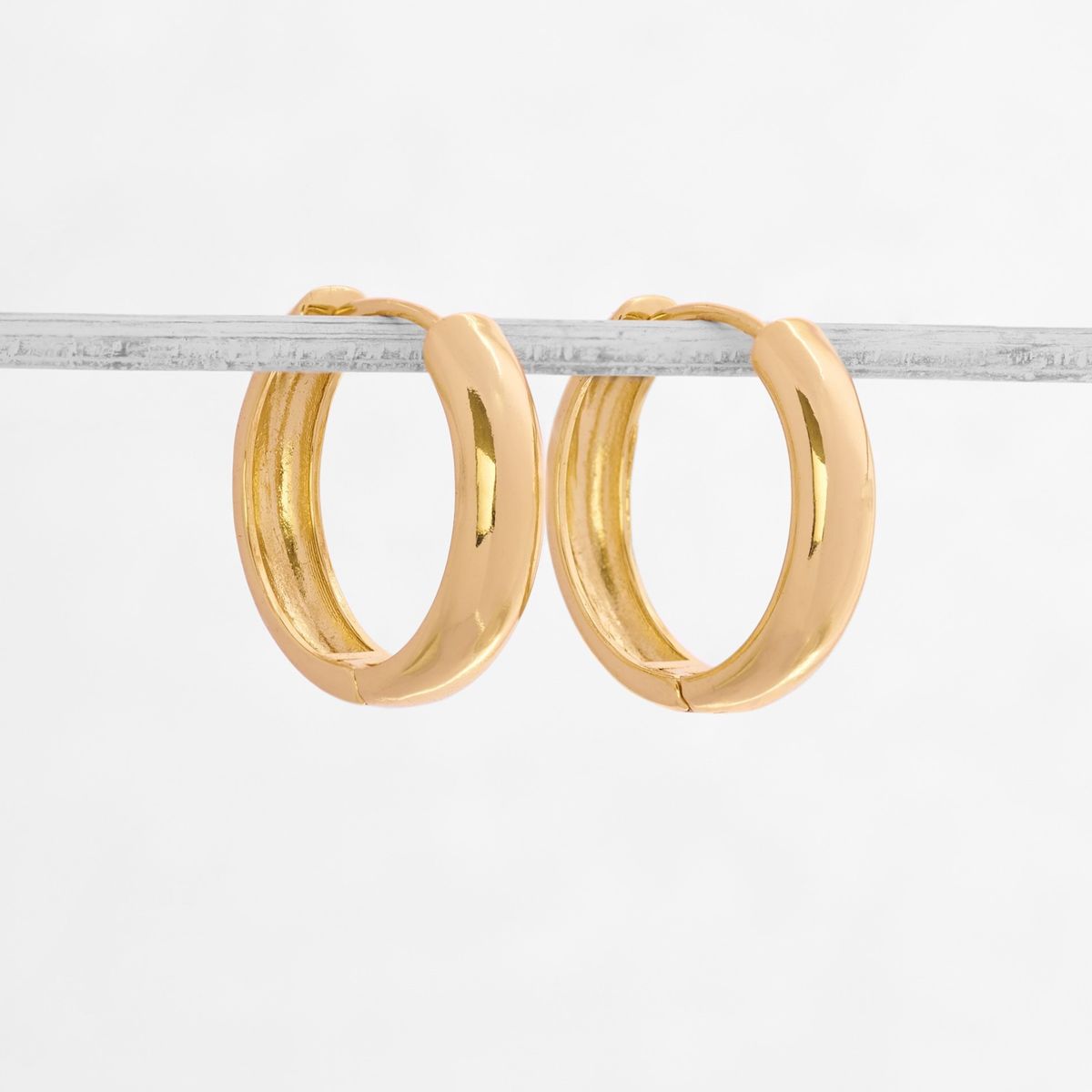 DAHARA - Argollas Cleo Enchape En Oro 18k