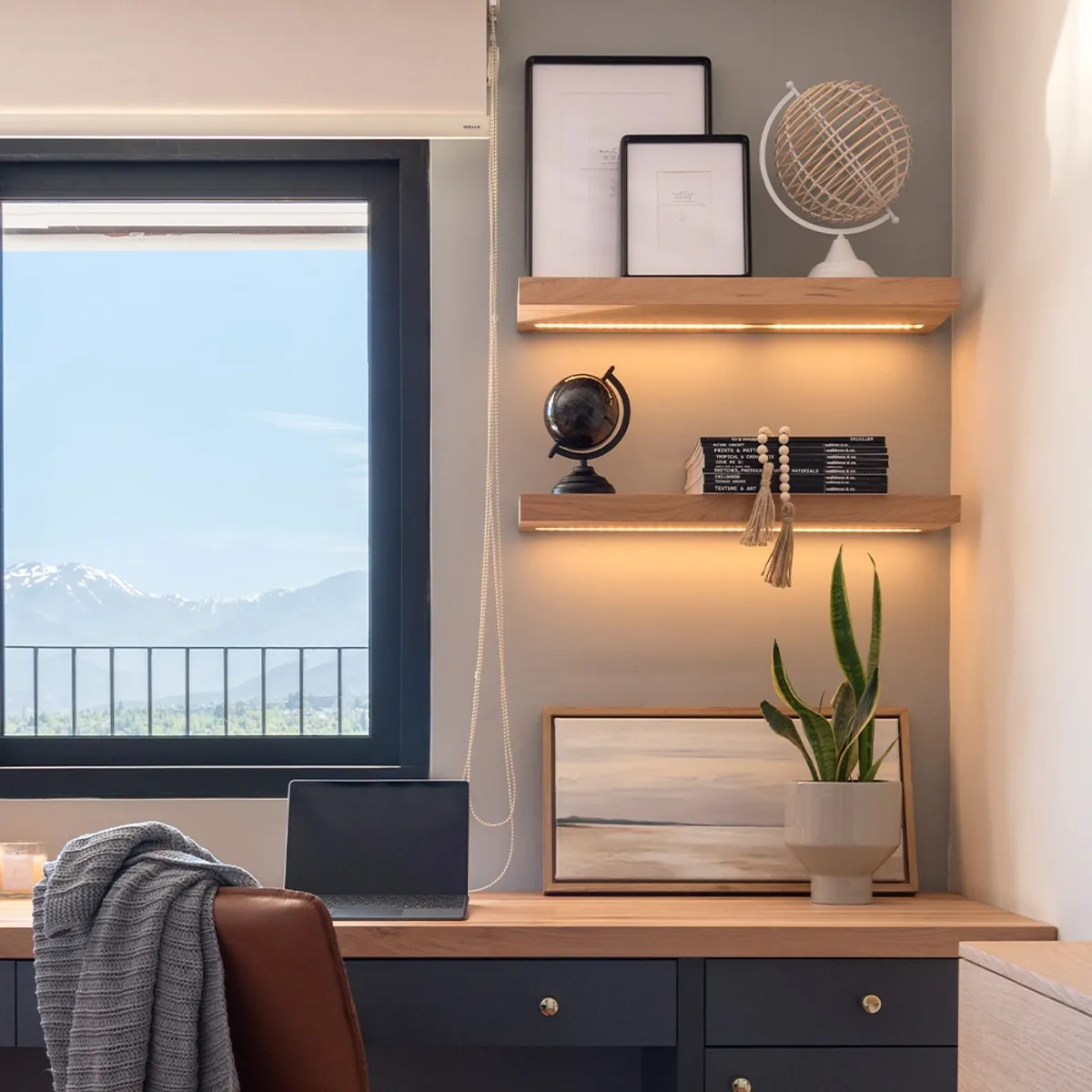 ANTICO HOME - Globo Terráqueo Giratorio En Resina Tandil Antico Home