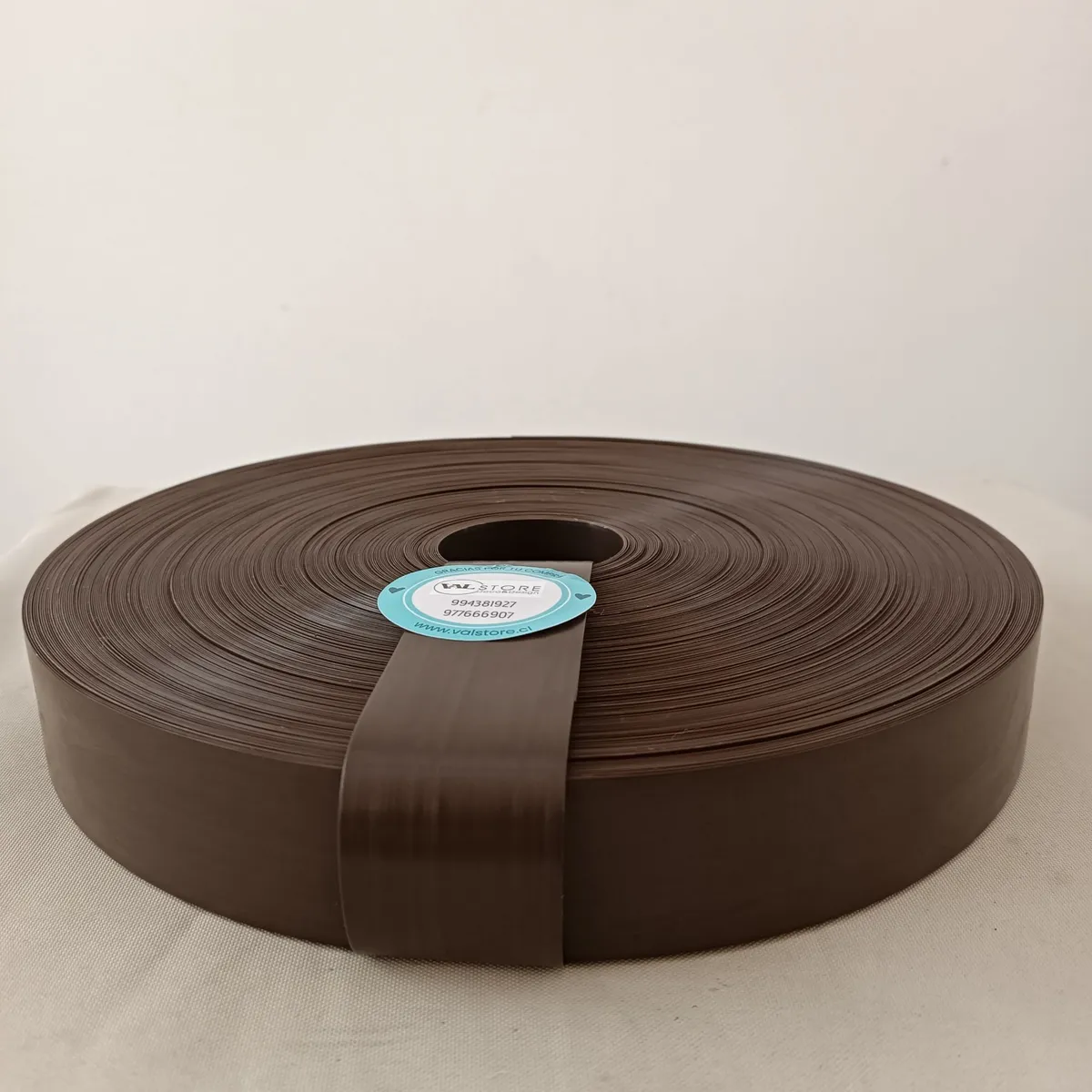 VALSTORE DECO Y DESIGN - Pack Cinta Cubre Cerco Café Para 18 M2 Incluye Broches