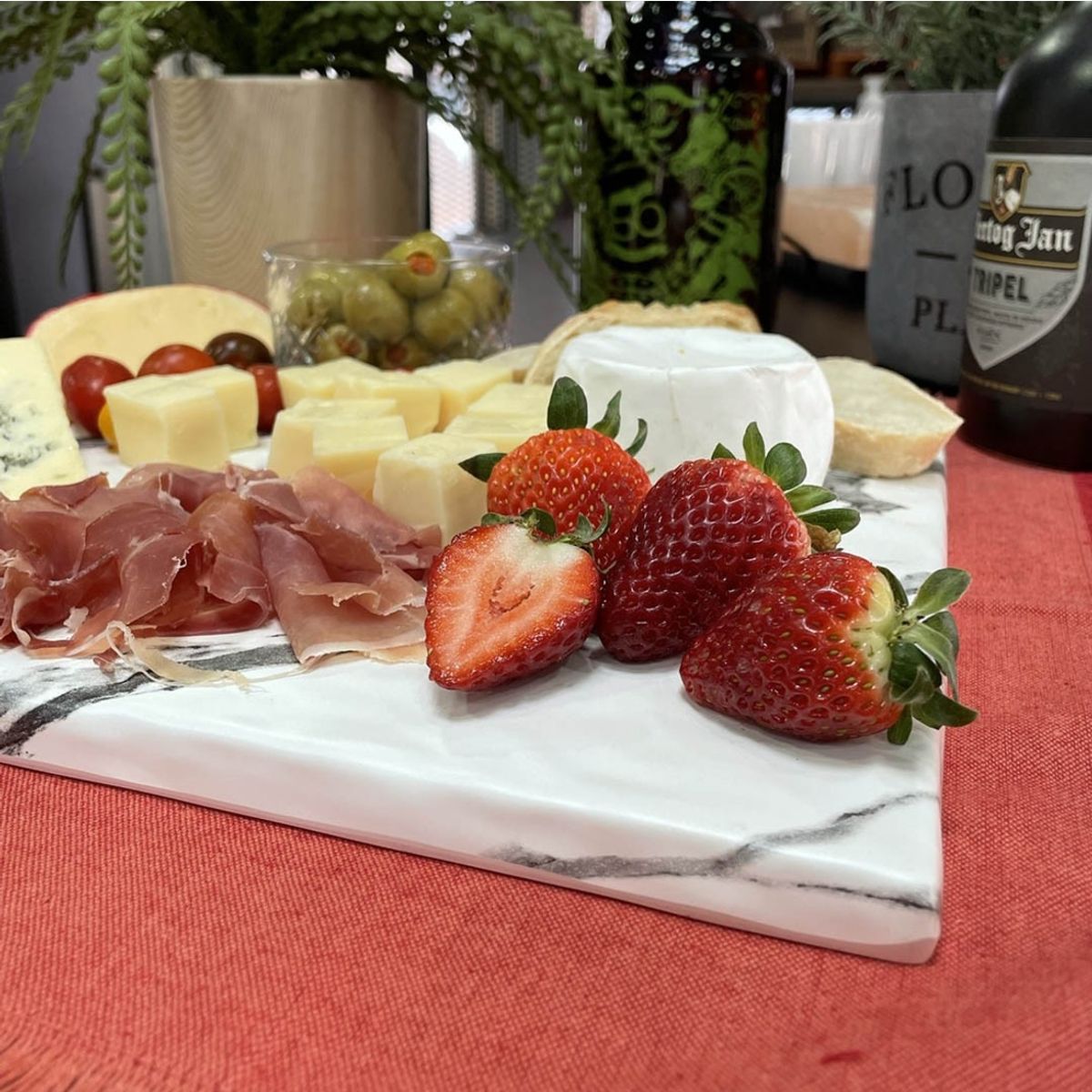 IMAHE - TABLA APERITIVO MELAMINA RECTANGULAR 26X32X1CM MARMOL BLANCO IMAHE