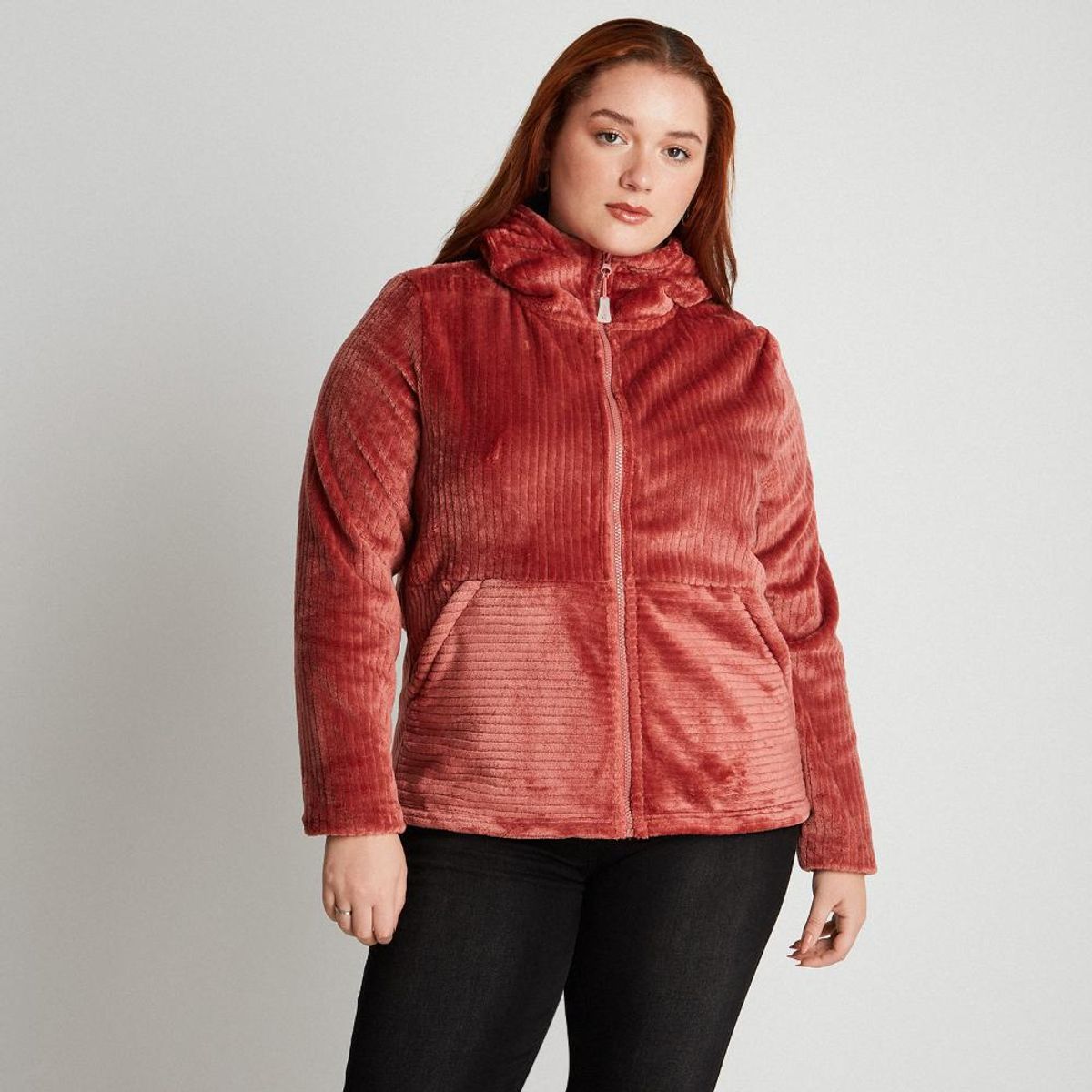 CURVI - Polerón Peludo Texturizado Y Diseño De Rayas Coral Mujer Curvi
