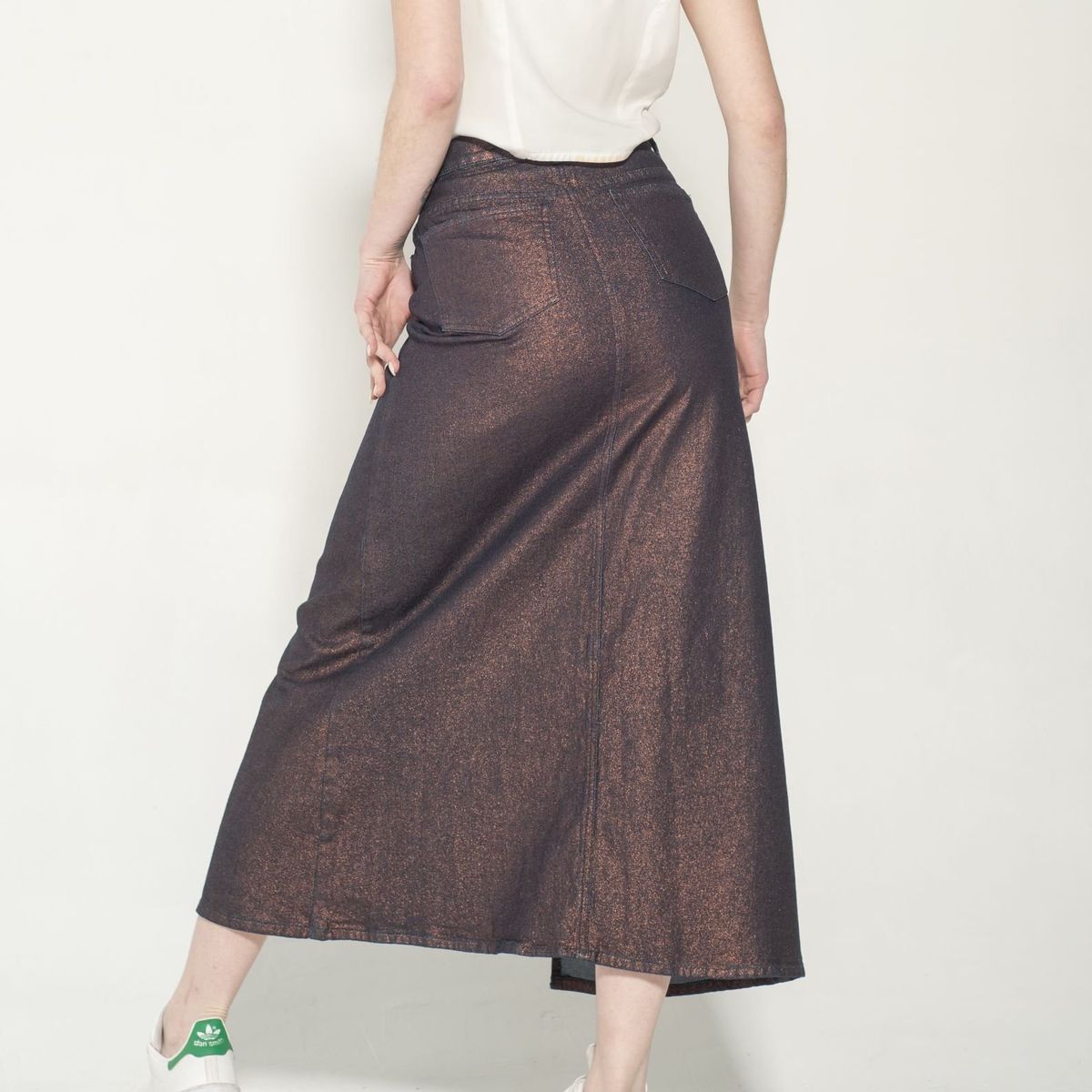 MOMCHIC - Falda Evase Larga Metalizada Cobre