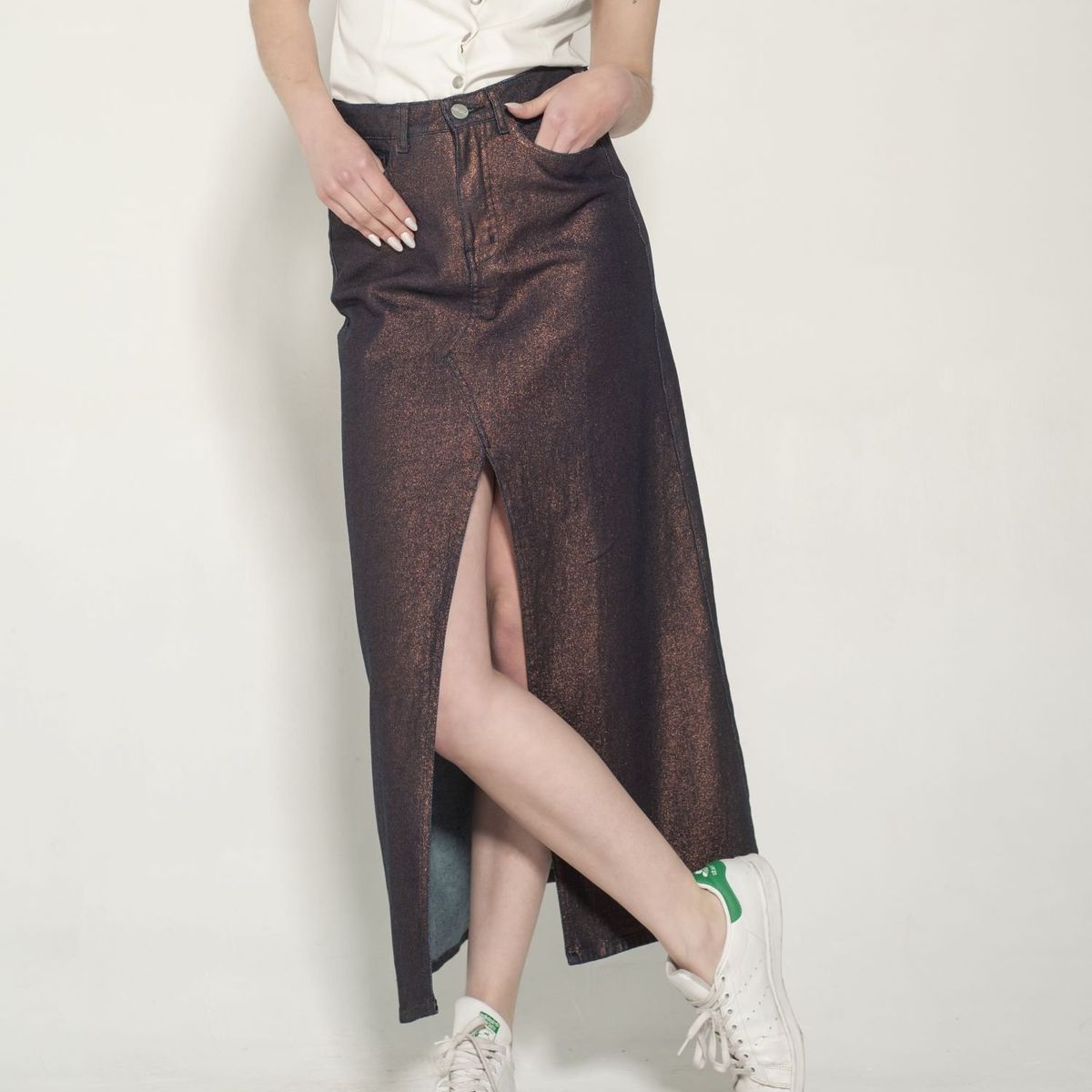 MOMCHIC - Falda Evase Larga Metalizada Cobre