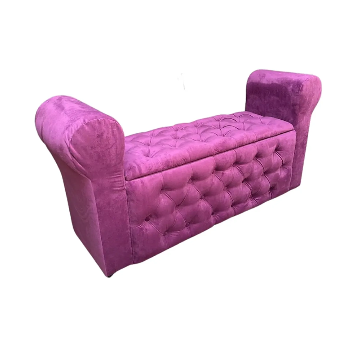 MUEBLES HVM - Baul Capitone con Brazos Morada Felpa