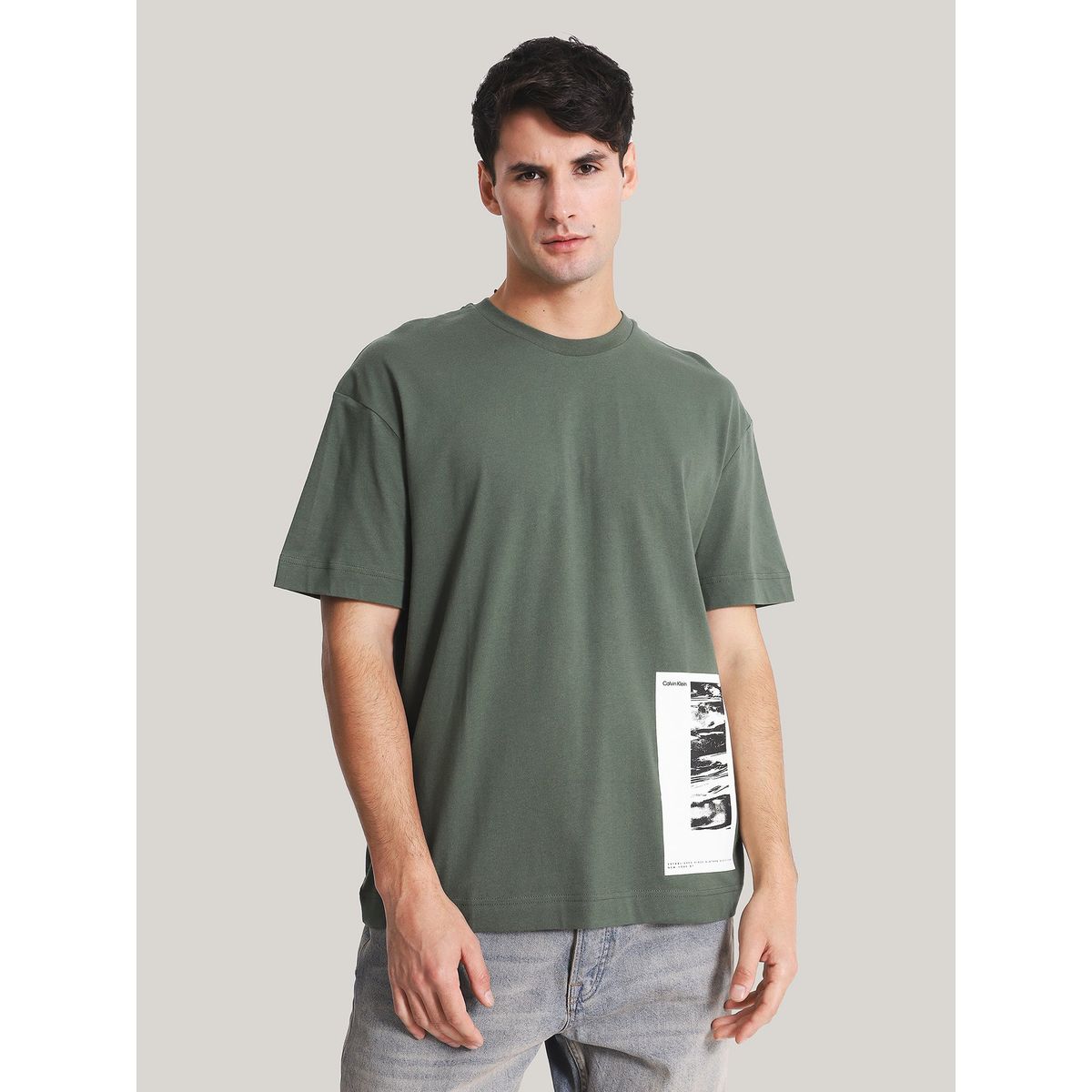 CALVIN KLEIN - Polera Horizon Print Verde Calvin Klein