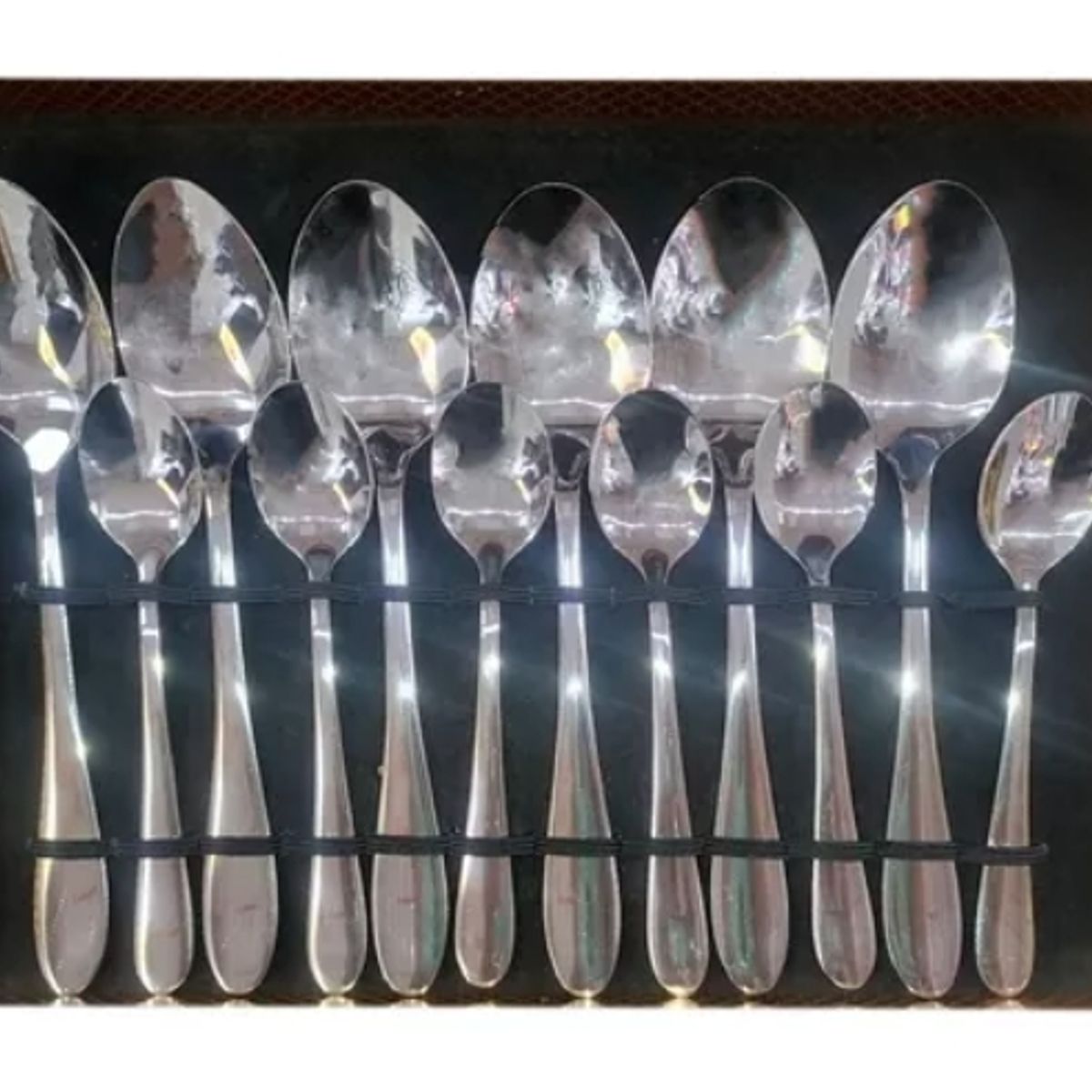 GENERICO - Set De Servicios Acero Inoxidables 24p