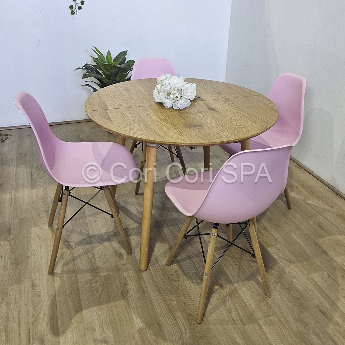 CORI CORI - Comedor Mesa Expandible (100-140-180CMS) + 4 Sillas Eames Rosa