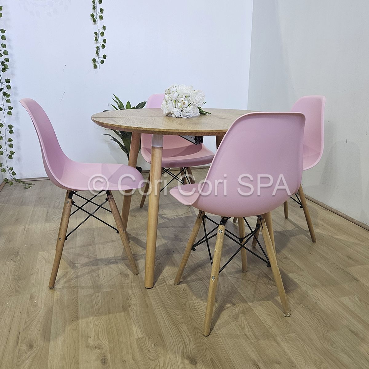CORI CORI - Comedor Mesa Expandible (100-140-180CMS) + 4 Sillas Eames Rosa