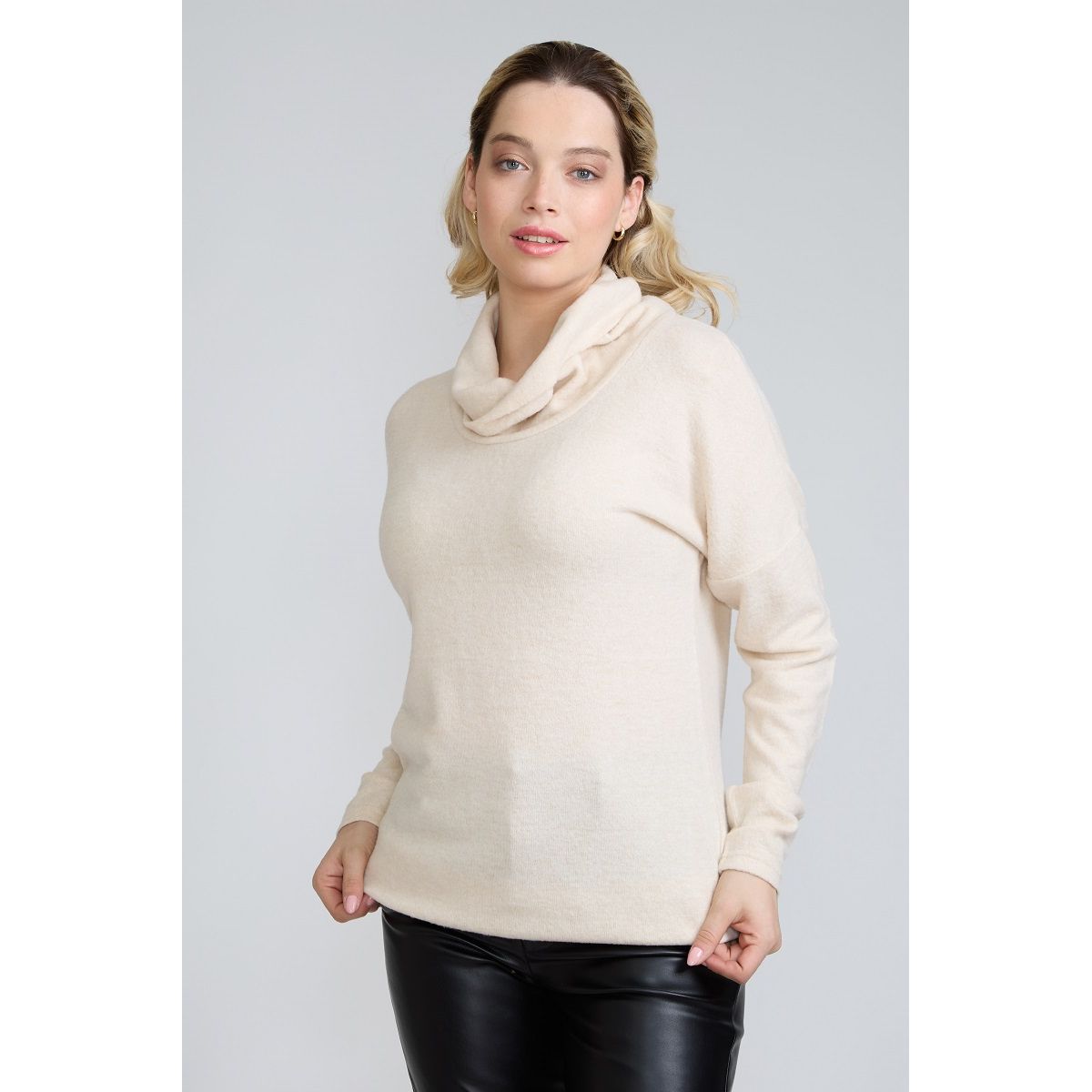 TENTATION - Polera CTortuga Cachemira Crudo Tentation