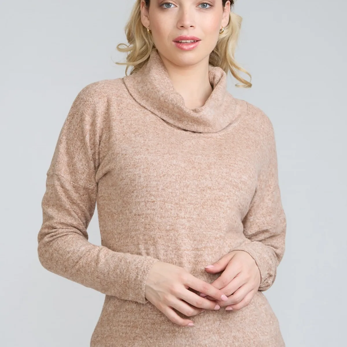 TENTATION - Polera CTortuga Cachemira Beige Tentation