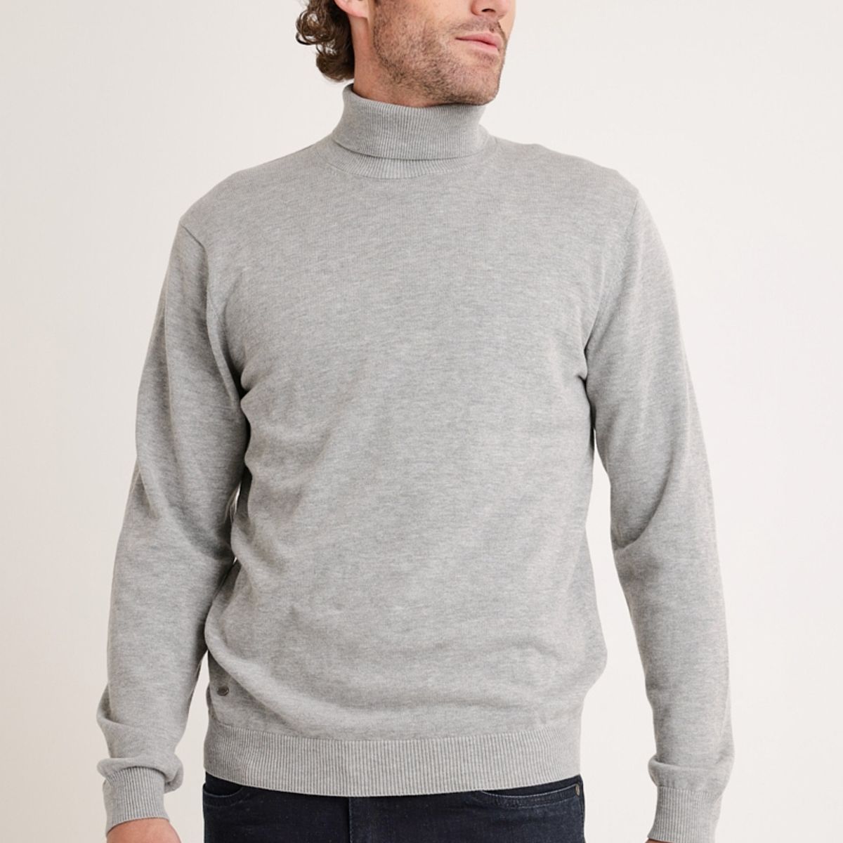 TRIAL - Sweater hombre cuello alto gris
