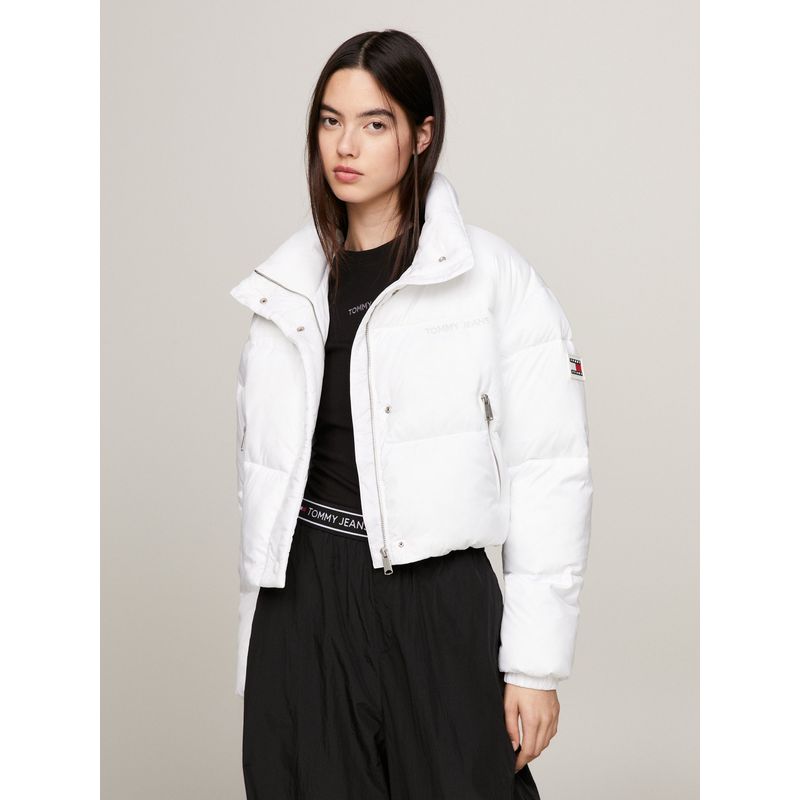 TOMMY HILFIGER - PARKA ACOLCHADA CROPPED CON LOGO BLANCO TOMMY JEANS