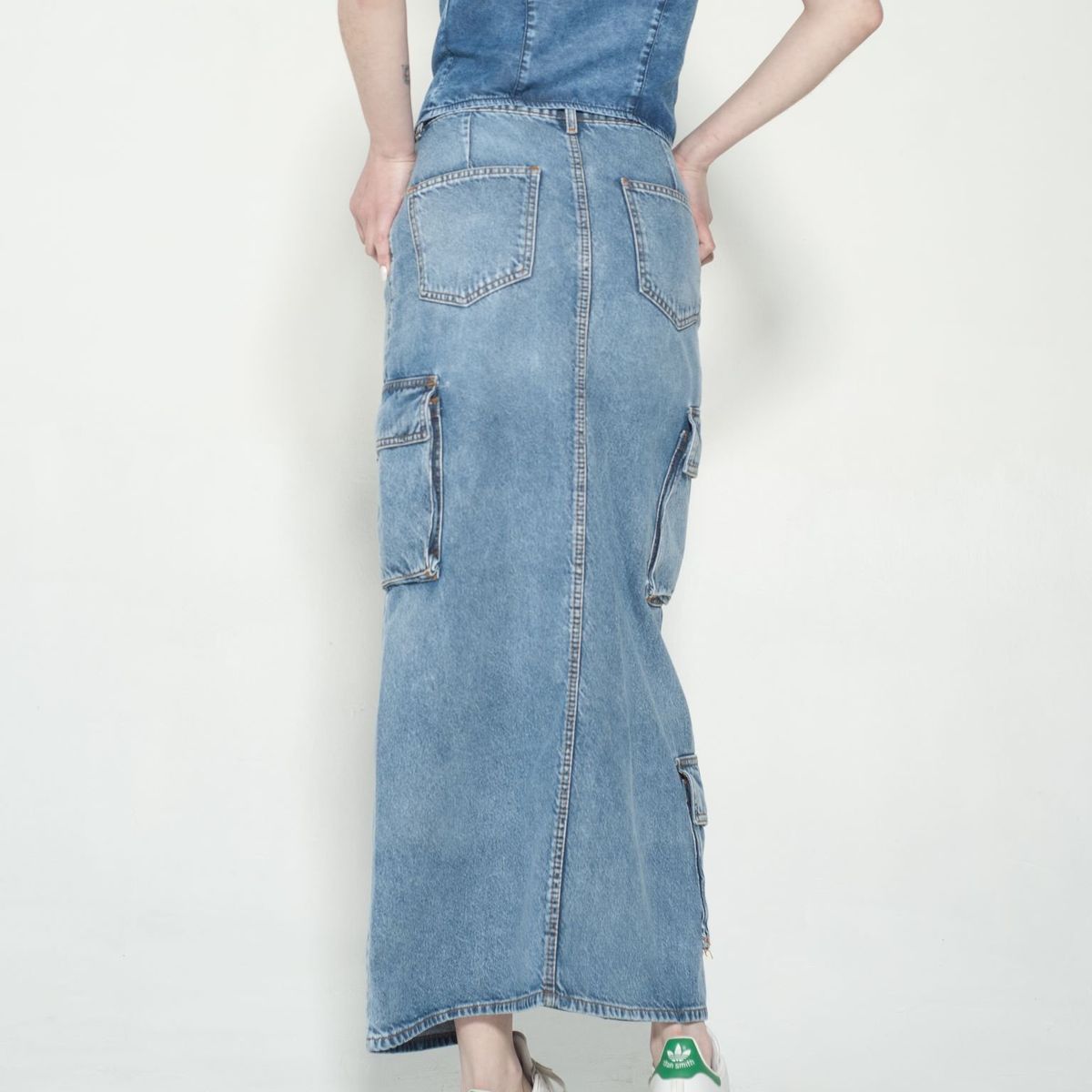 MOMCHIC - Falda Cargo Azul Jeans