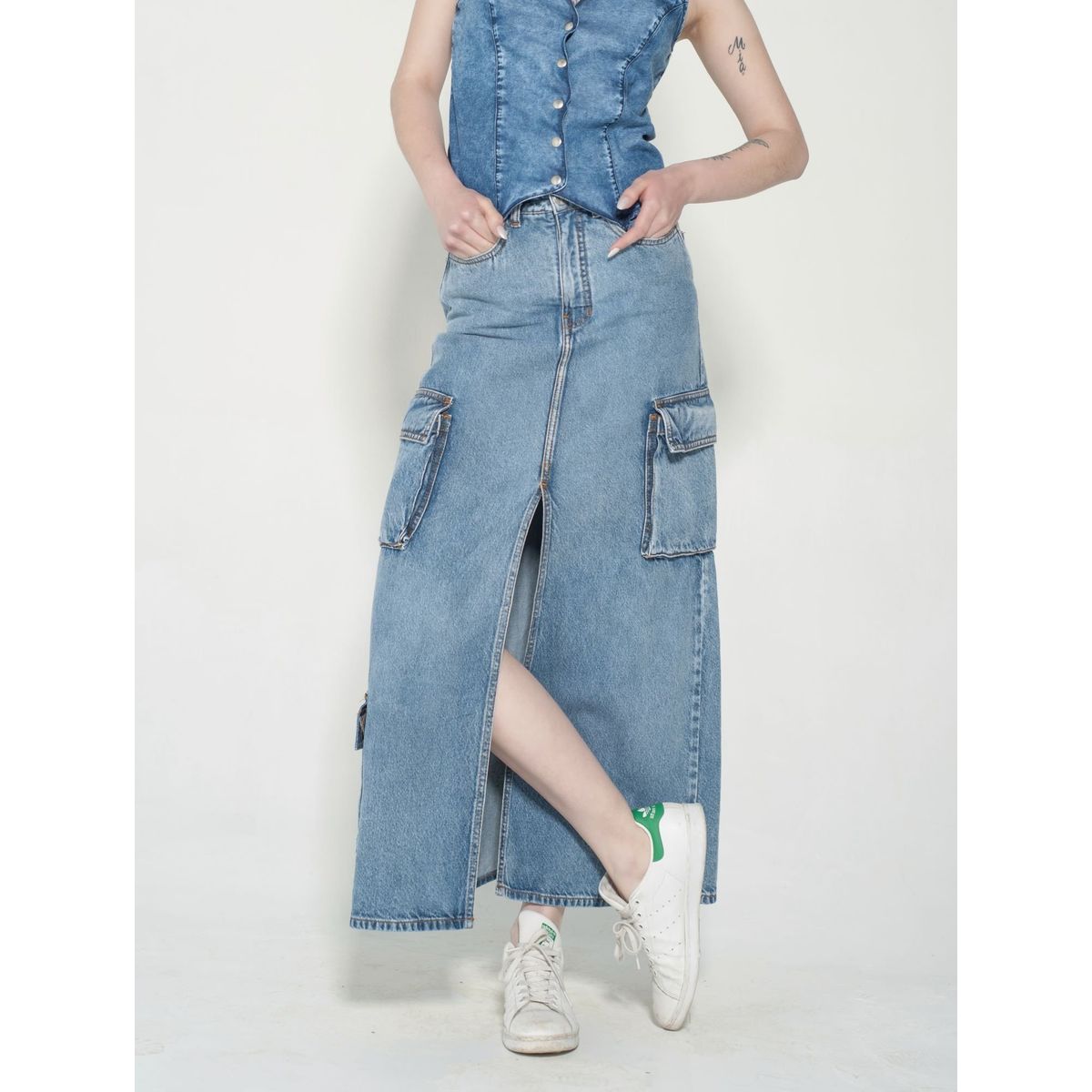 MOMCHIC - Falda Cargo Azul Jeans